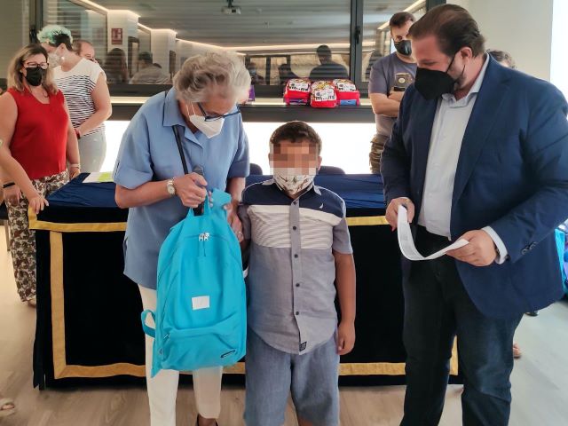 2021 09 Ayudas Escolares BolsaCaridadrec11