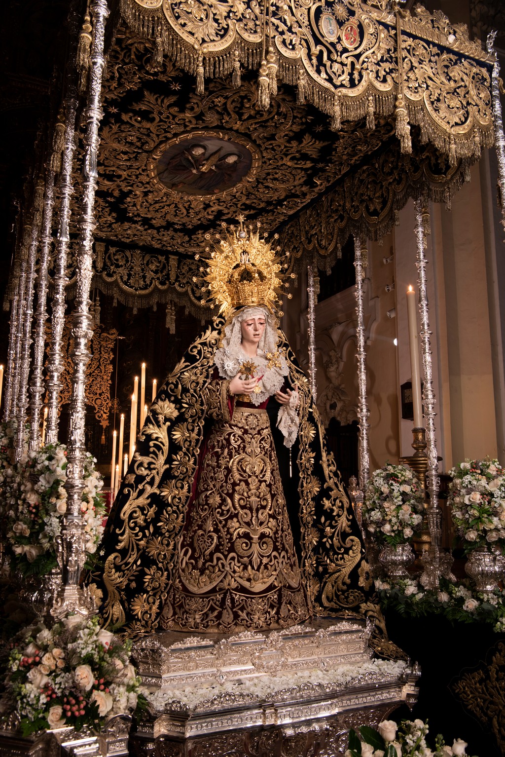 Veneración de Virgen