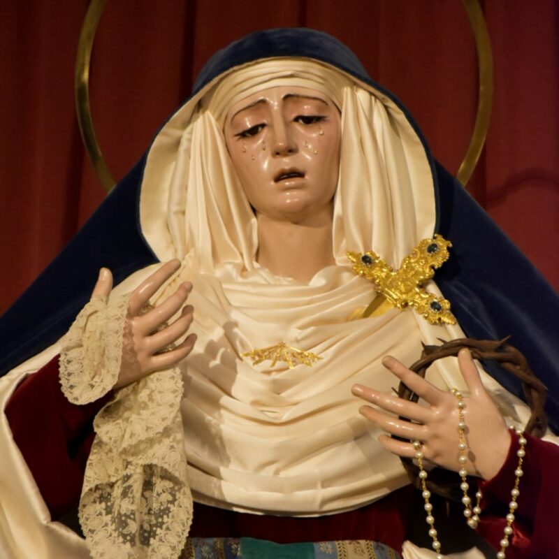 Cambio_Ajuar_Virgen_Cuaresma20232