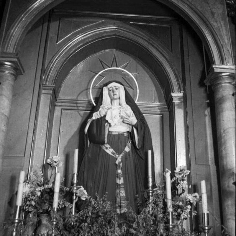 Cambio_Ajuar_Virgen_Cuaresma20236