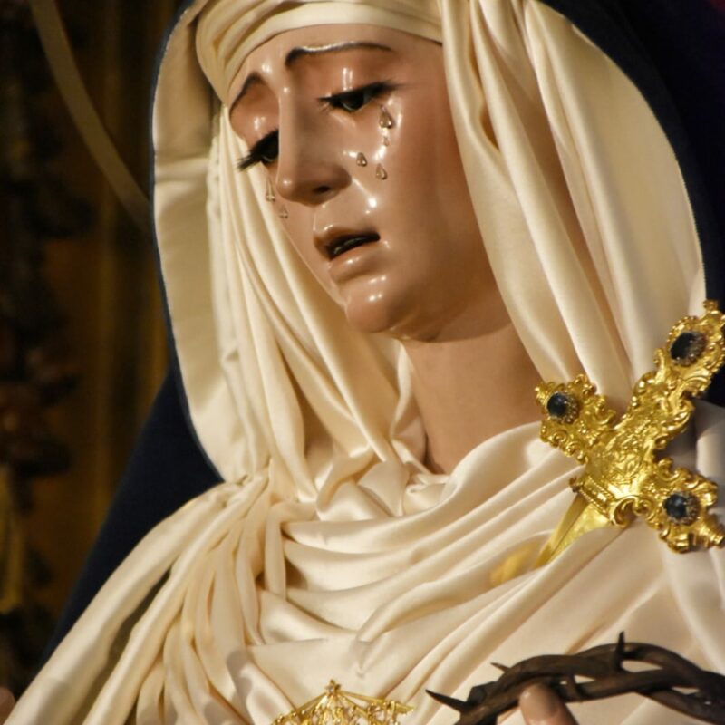 Cambio_Ajuar_Virgen_Cuaresma20238